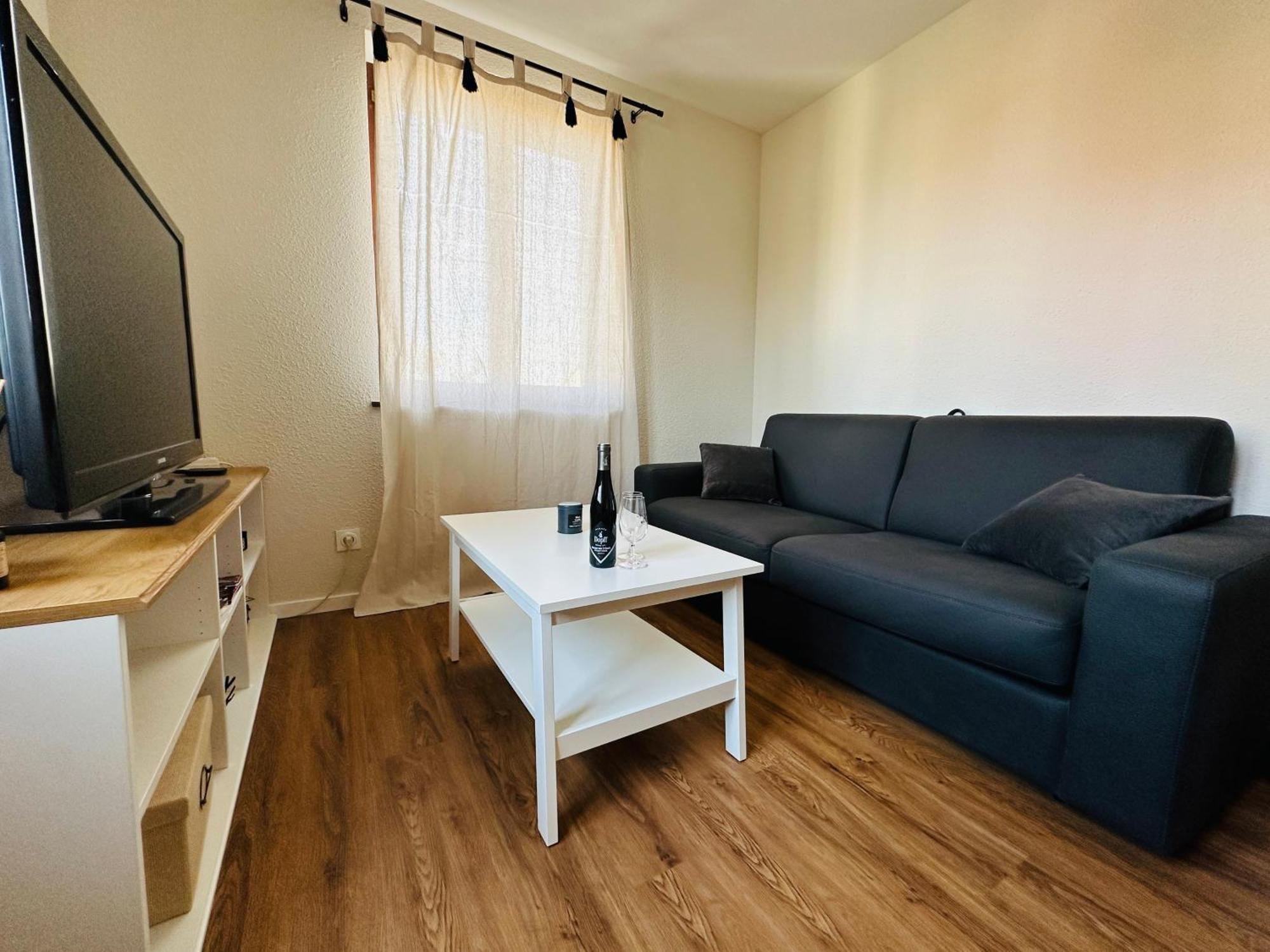 2 Pieces Apartment *